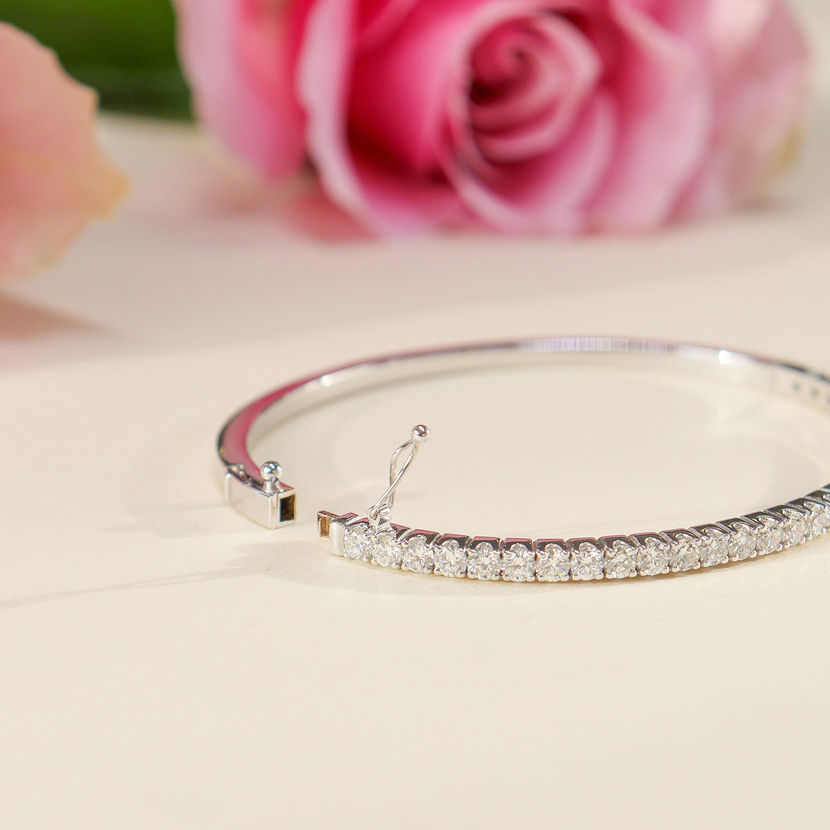 18ct White Gold 2.58ct Diamond Bangle