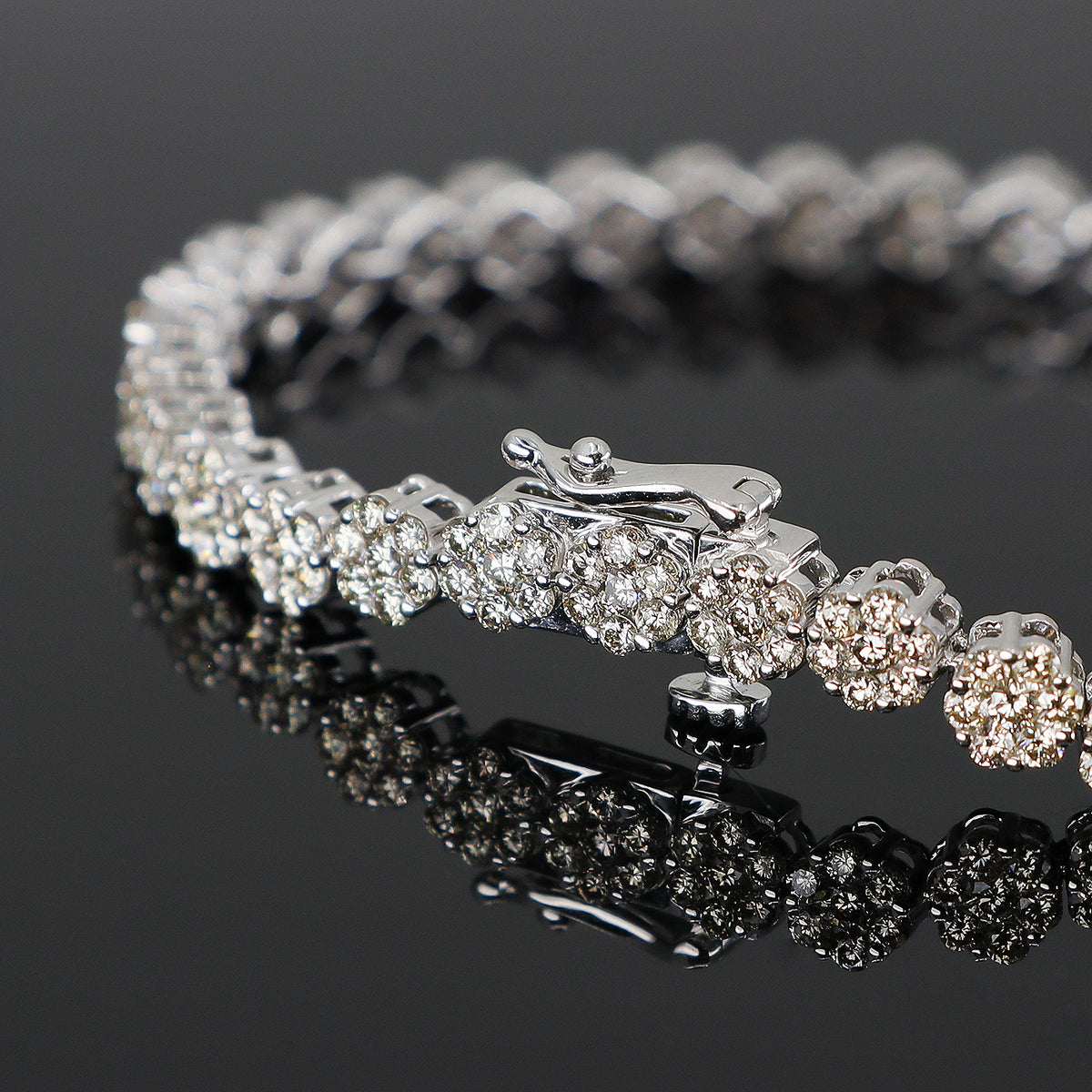 Pre-Owned Diamond Floral Cluster Line Bracelet