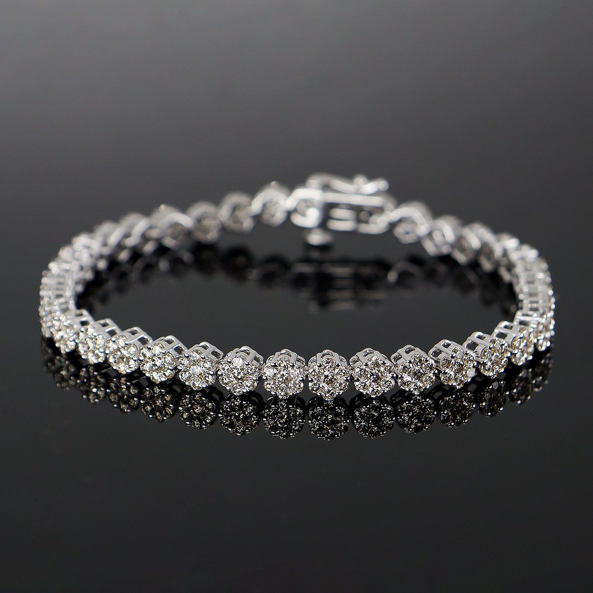 Pre-Owned Diamond Floral Cluster Line Bracelet