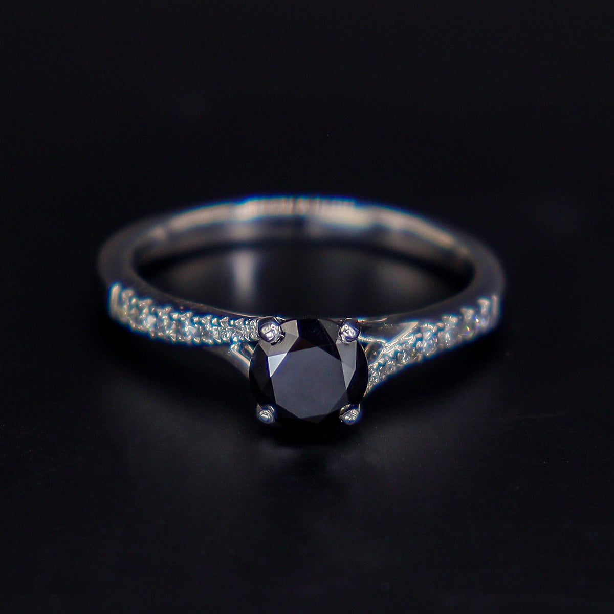 Pre-Owned Black & White Diamond Ring