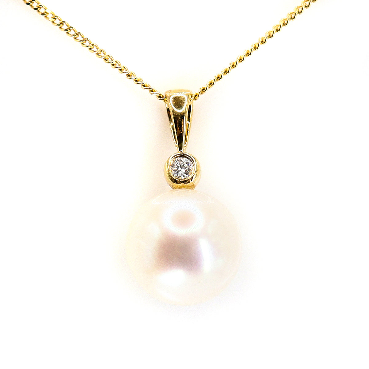 Freshwater Pearl & Diamond 9ct Gold Pendant & Chain