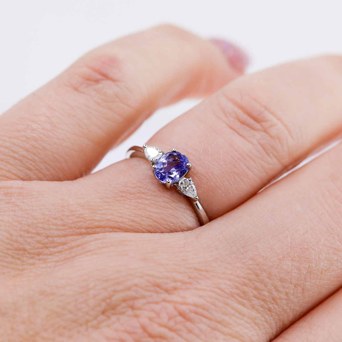 18ct White Gold Tanzanite & Diamond Ring