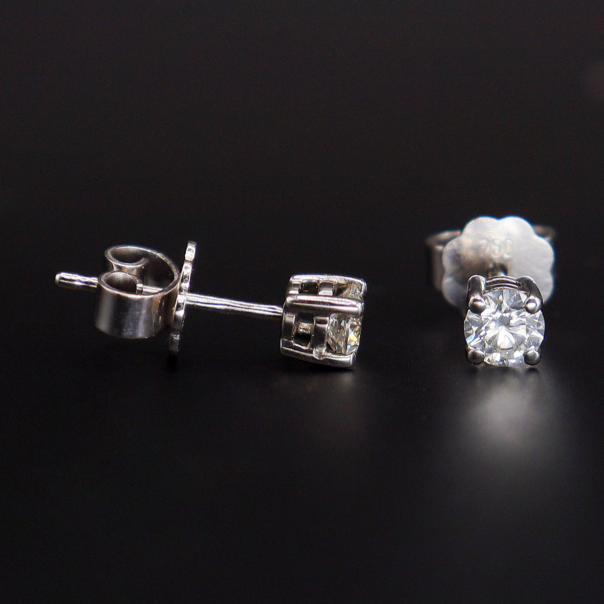 Pre-Owned 18ct White Gold Diamond Earrings