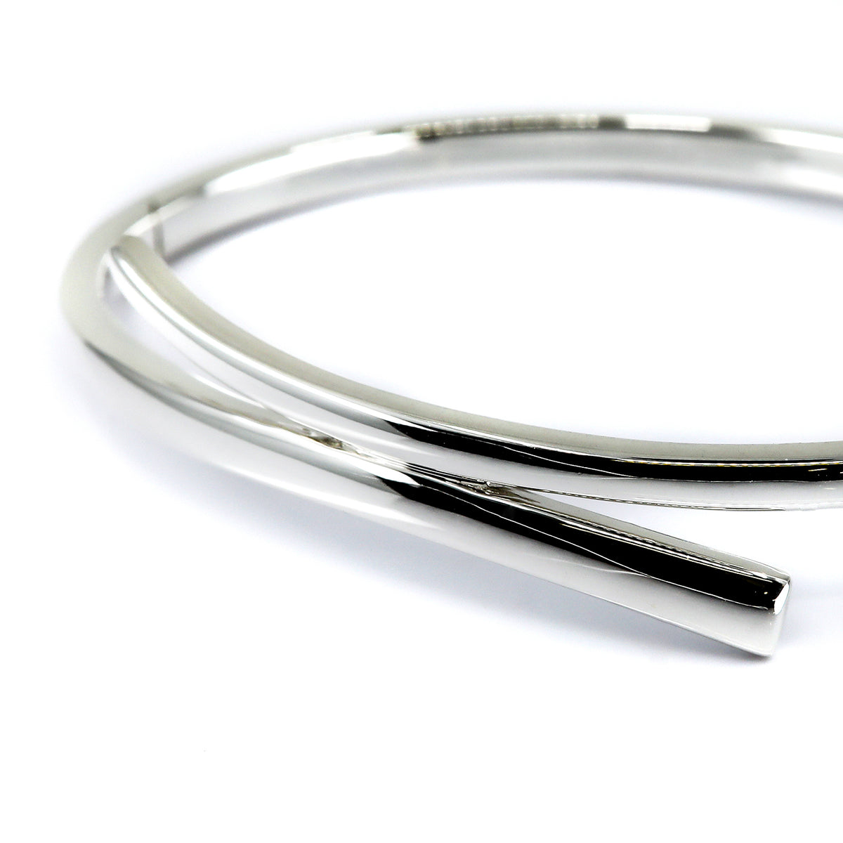 Lumi Sterling Silver Crossover Bangle