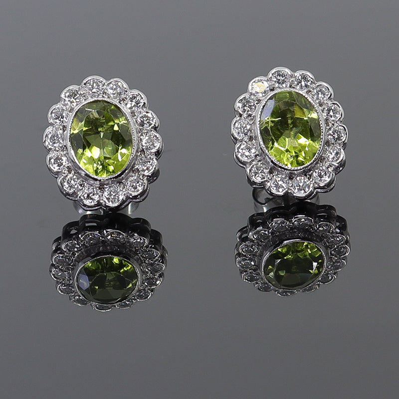 Pre-Owned 18ct White Gold Peridot & Diamond Studs