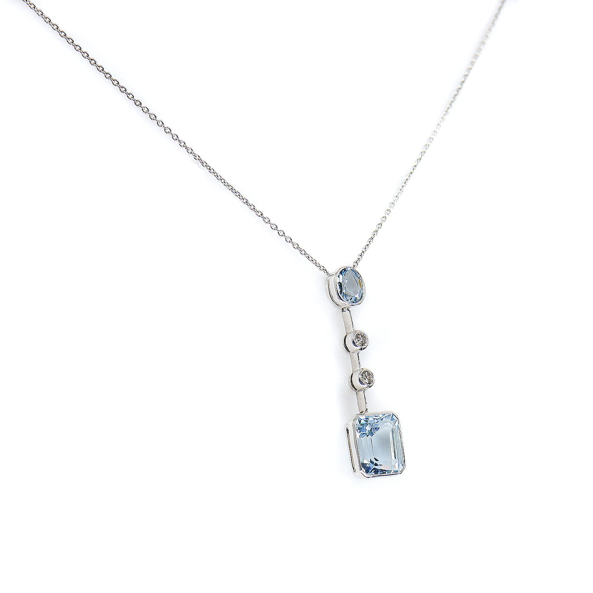 Pre-Owned 18ct White Gold Aquamarine & Diamond Pendant & Chain